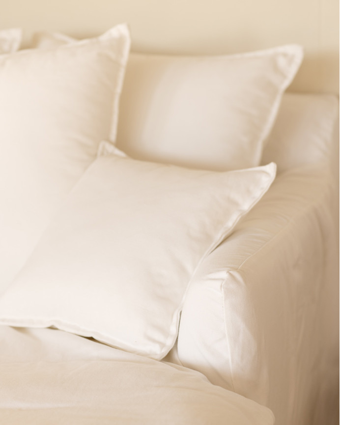 Sofa mit abnehmbarem Chaiselongue aus Baumwolle und Leinen in Weiß in verschiedenen Größen.