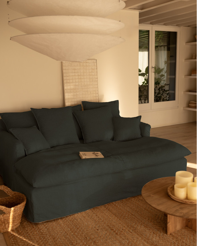 Sofa mit extra tiefem Sitz aus Baumwolle und Leinen, in Blau und verschiedenen Größen erhältlich.