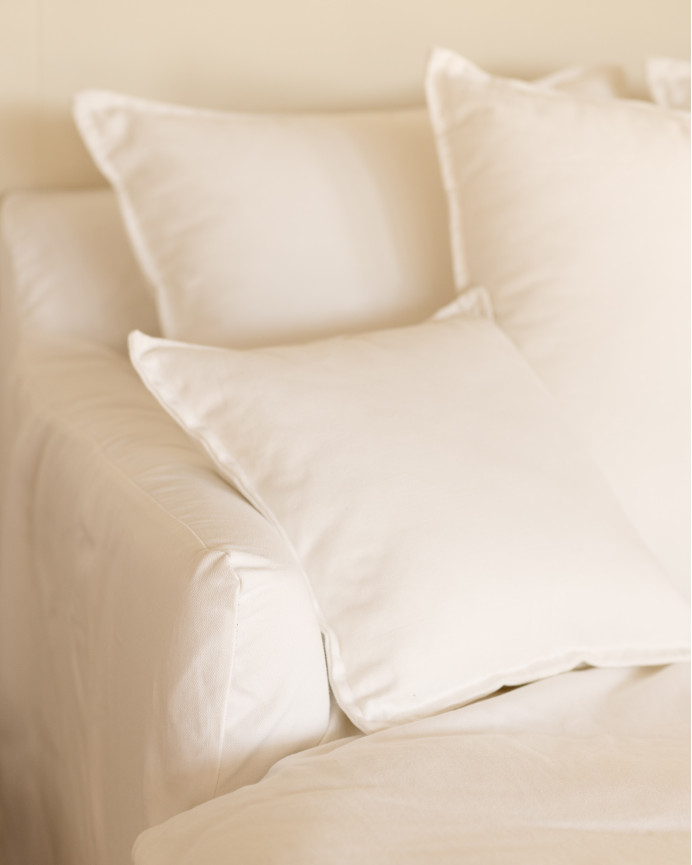 Sofa mit ausziehbarem Baumwoll- und Leinenpolster in Weiß, verschiedene Maße.