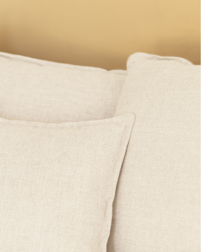 Mitteltiefes Sofa aus weißer Baumwolle und Leinen mit abnehmbaren Bezügen in verschiedenen Größen.