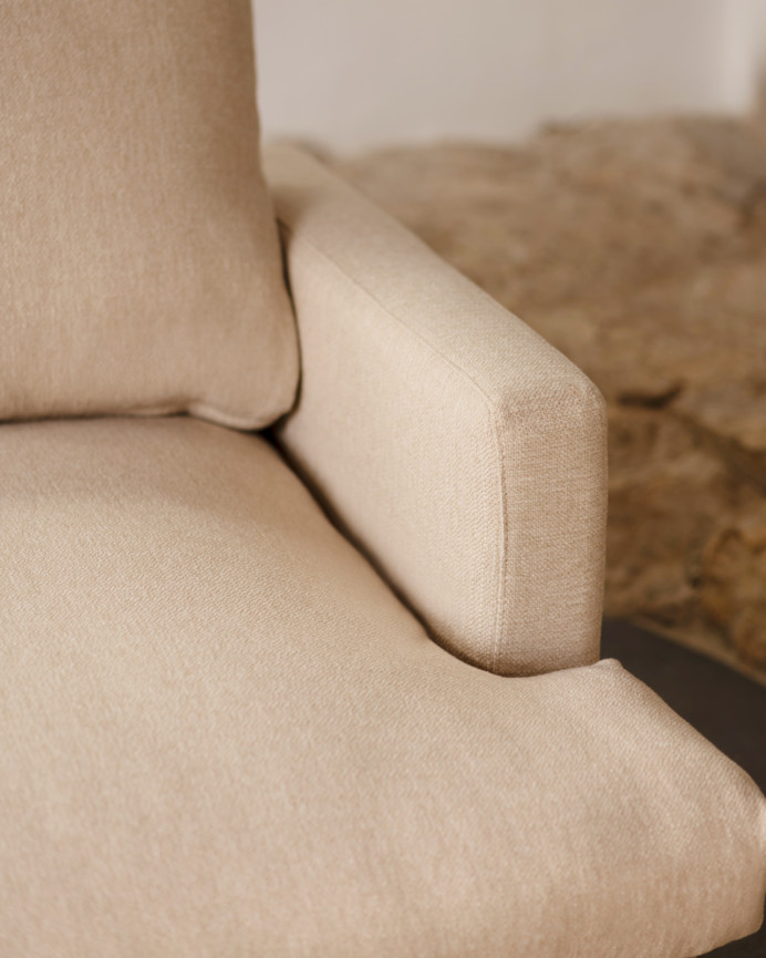 Beigefarbener Sessel, 105 cm.