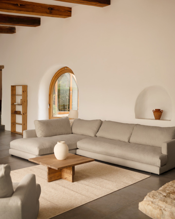 Sofa mit Chaiselongue in hellem Grau in verschiedenen Größen