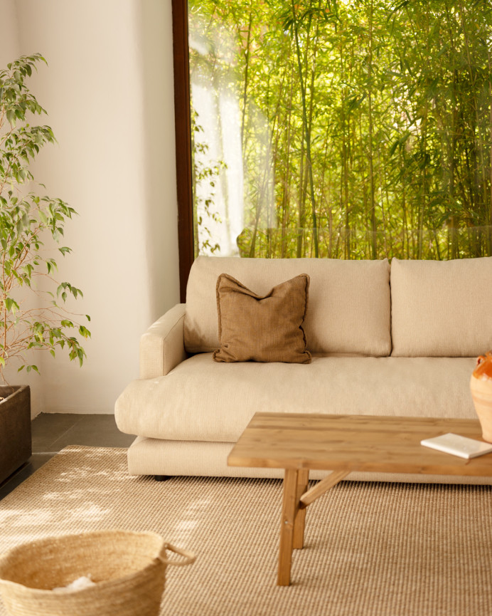 Gerade beige Sofa mit einer Länge von 216 cm.