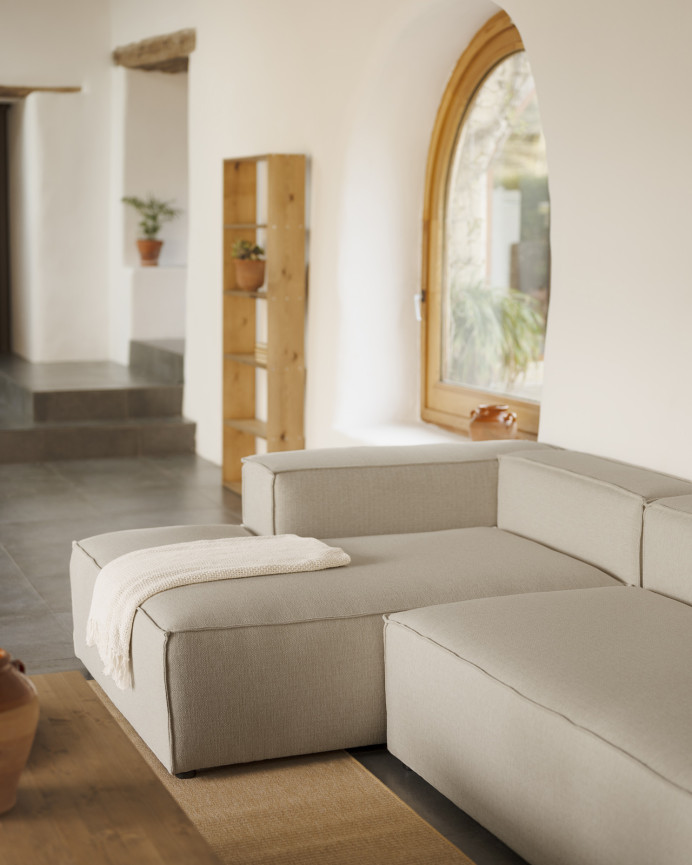 Sofa mit Chaiselongue in Hellgrau in verschiedenen Größen