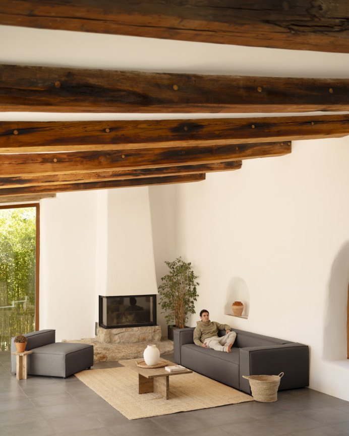 Dunkelgraues Sofa in verschiedenen Größen