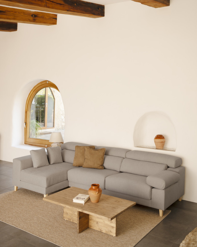 Sofa mit Chaiselongue in hellem Grau in verschiedenen Größen