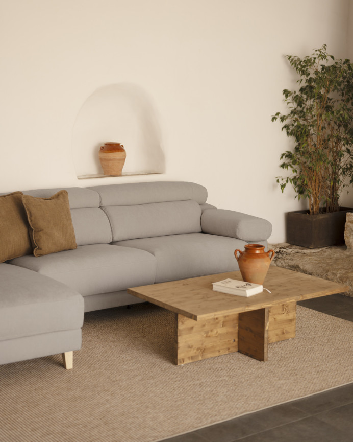 Sofa mit Chaiselongue in hellem Grau in verschiedenen Größen