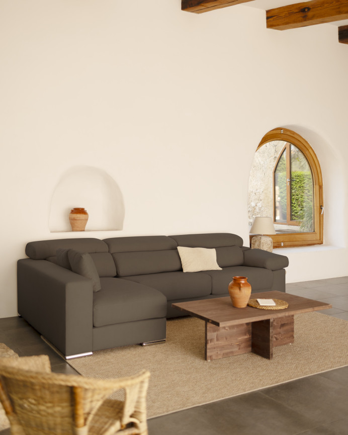 Sofa mit dunkelgrauem Chaiselongue in verschiedenen Größen.