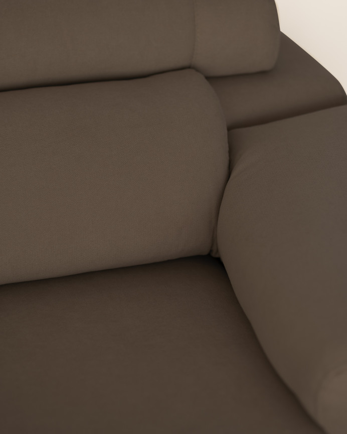 Sofa mit dunkelgrauem Chaiselongue in verschiedenen Größen.