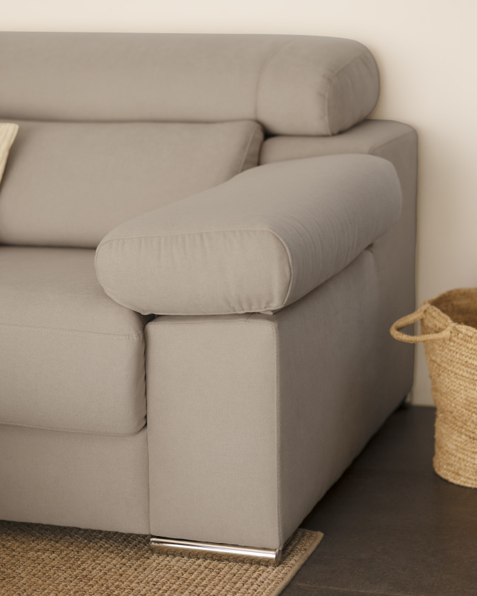 Sofa mit Chaiselongue in hellem Grau in verschiedenen Größen