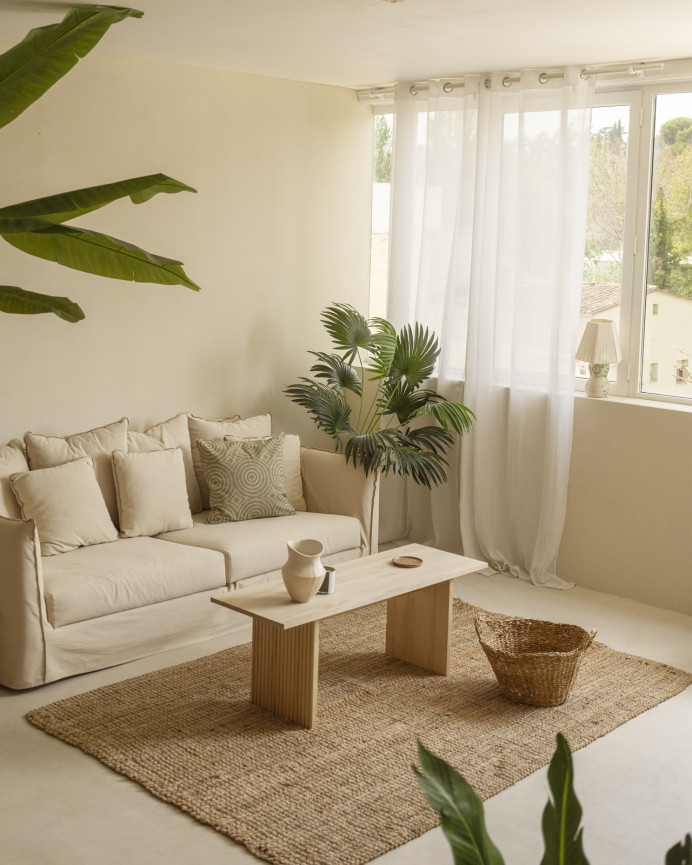 Massiver Eichenholz-Couchtisch in mittlerem Eichenton von 120 cm.