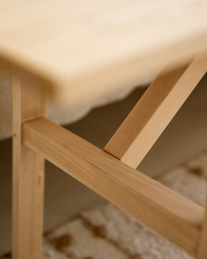 Massive Holzhocker in mittlerer Eichenholzfarbe von 120x45cm
