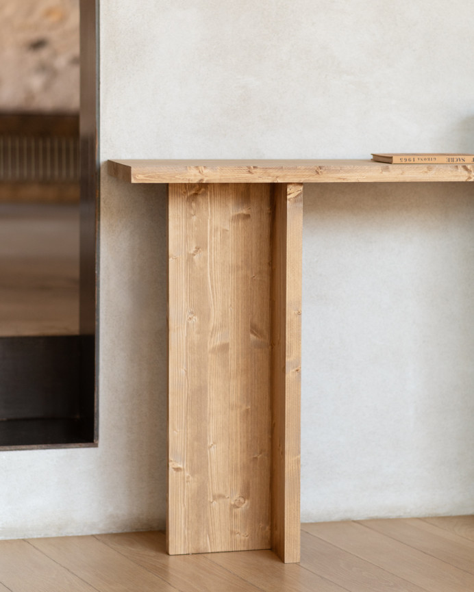 Massivholz-Konsole in mittlerer Eichenfarbe von 120x80 cm.