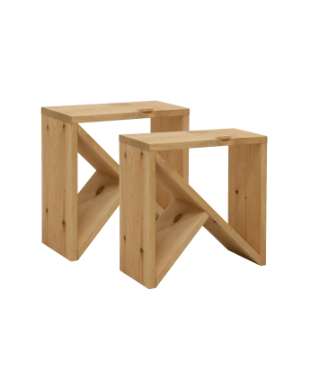 Pack 2 massivholz Beistelltische in mittlerem Eichenton in verschiedenen Größen.