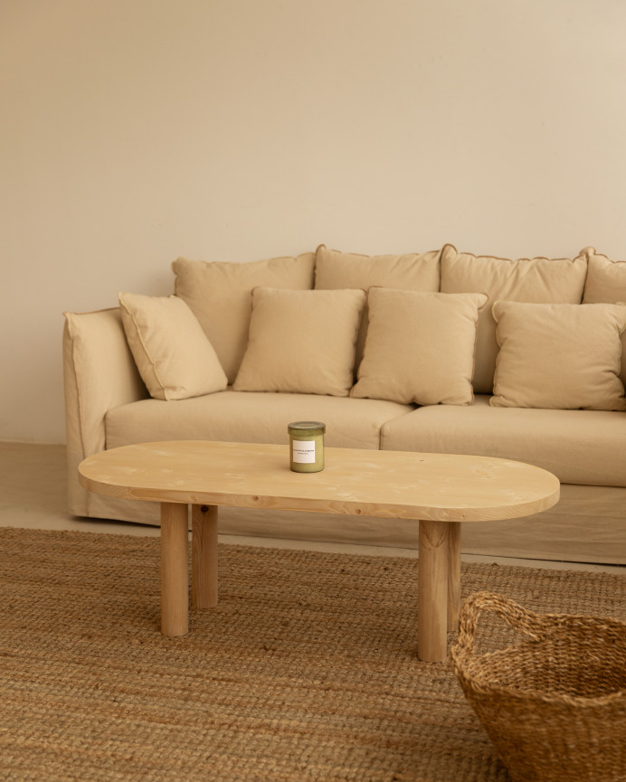 Ovaler massiver Eichentisch im mittleren Rotton von 40x120cm.