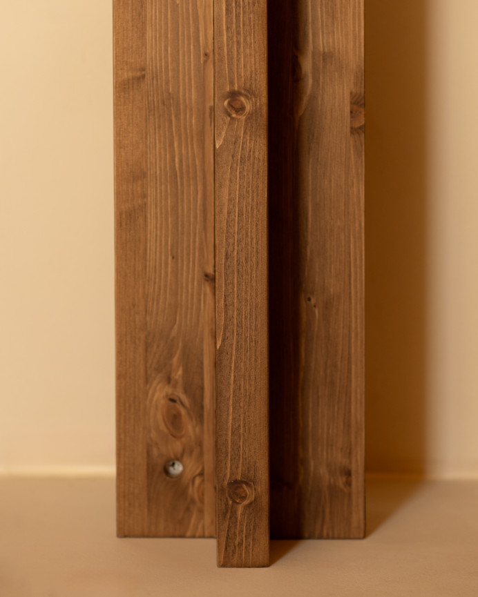 Küchenarbeitsplatte aus Mikrozement und Beine aus dunklem Eichenholz in den Maßen 120x80cm.
