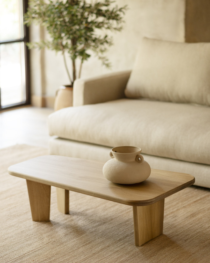 Massiver Eschenholz-Couchtisch mit drei Beinen von 100 cm.