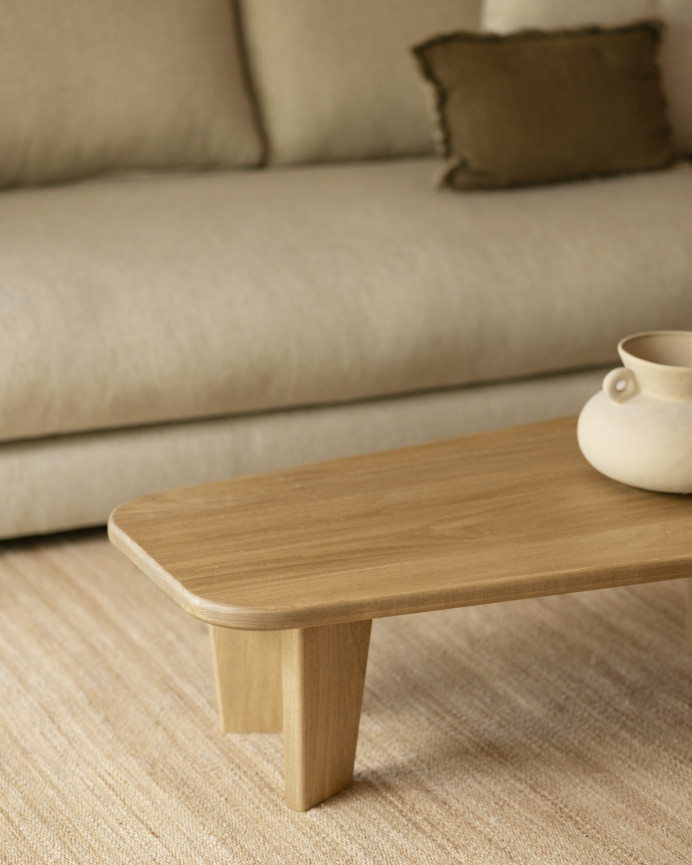 Massiver Eschenholz-Couchtisch mit drei Beinen von 100 cm.