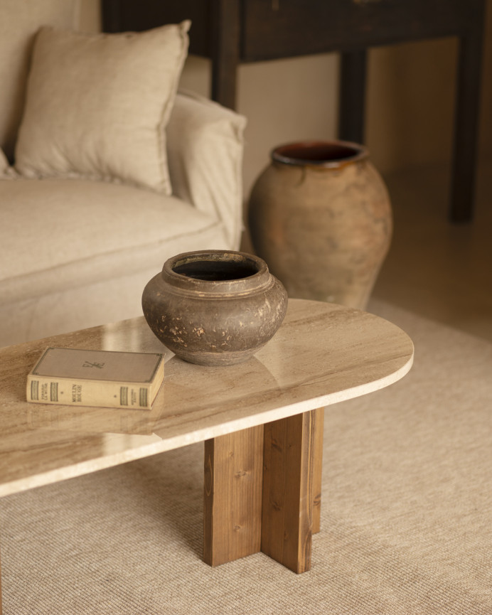 Marmor Couchtisch aus Daino Reale Marmor und Massivholzbeinen, 120x50cm.