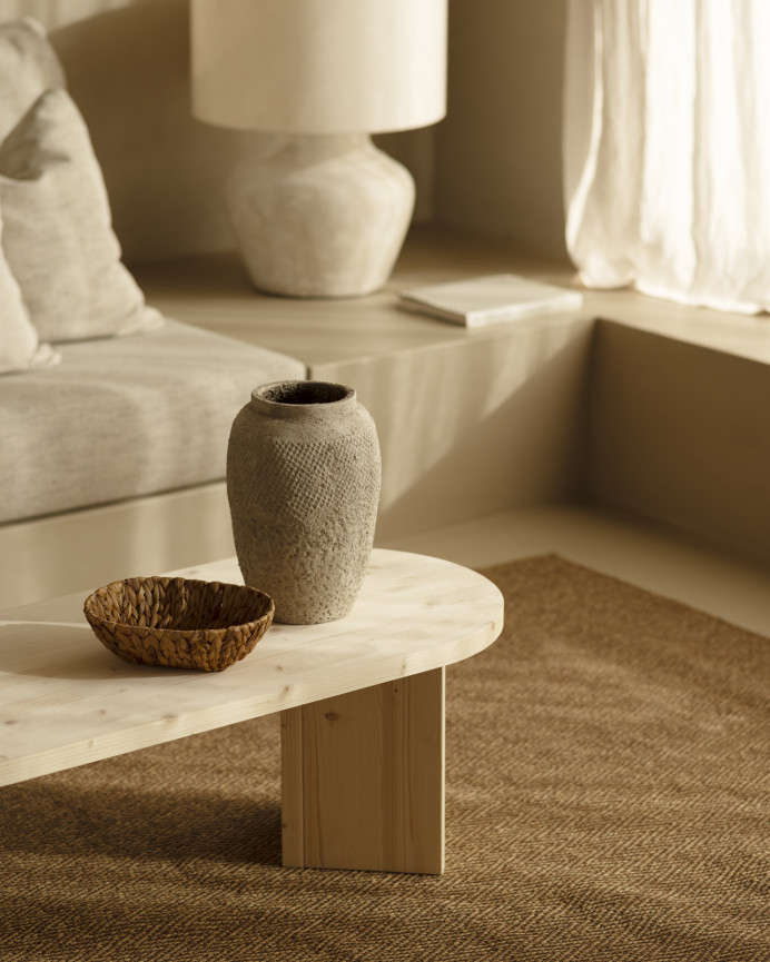 Massiver Holz-Couchtisch in natürlicher Farbe aus 120 cm.