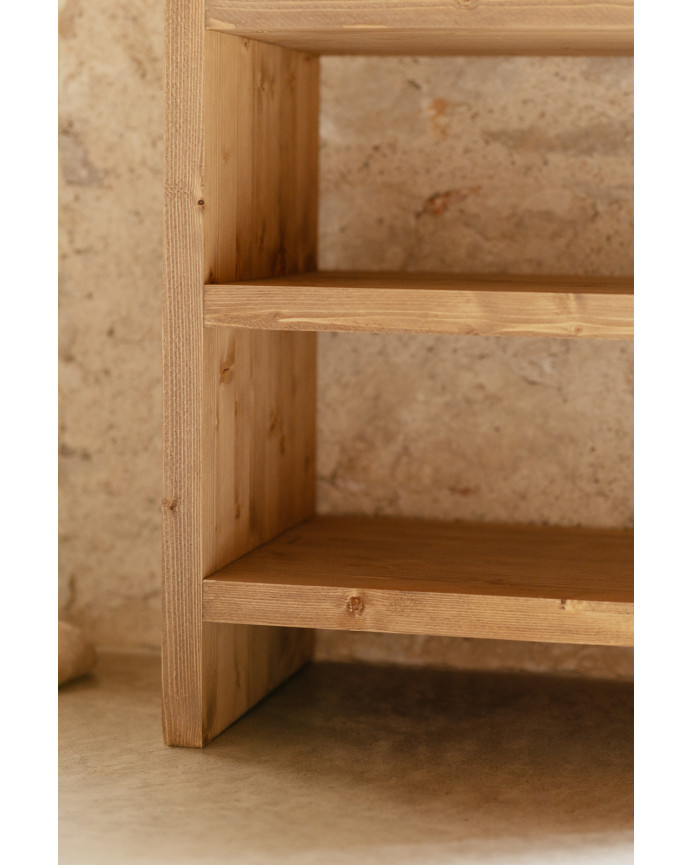 Schuhregal aus massivem Eichenholz in mittlerem Ton 80x60cm.