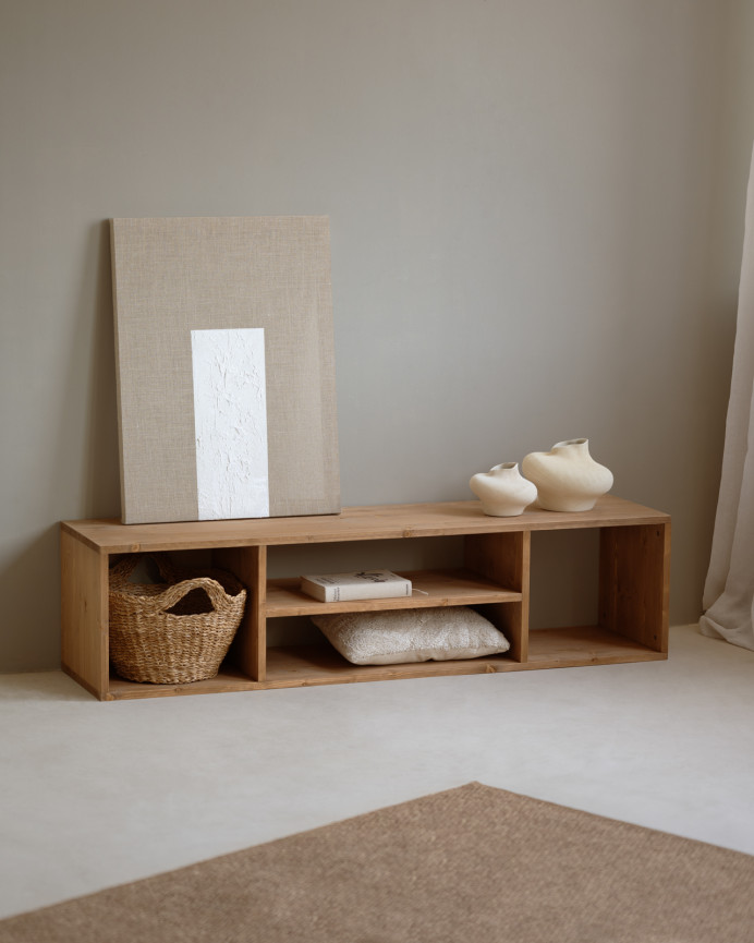 TV-Schrank aus massivem Eichenholz in mittlerem Eichenton von 160x40cm.