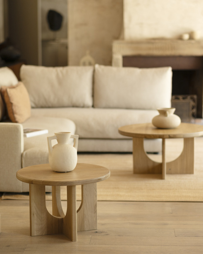 Massiver Couchtisch aus Pappelholz in verschiedenen Größen.