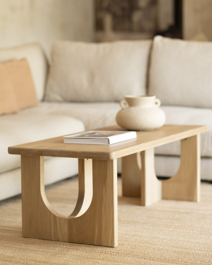 Massivholz-Couchtisch aus Pappelholz in 120x50cm.