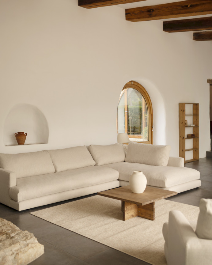 Quadratischer massiver Eichholz-Couchtisch in dunklem Eichenfarbton von 80x80cm.