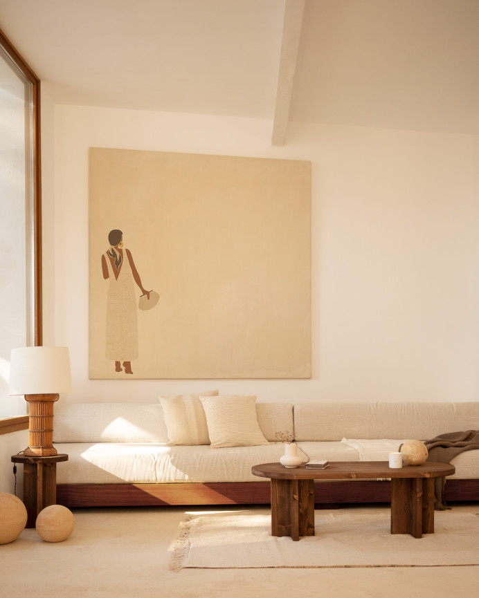 Massiver Nussbaumholz-Couchtisch in den Maßen 120x50 cm.