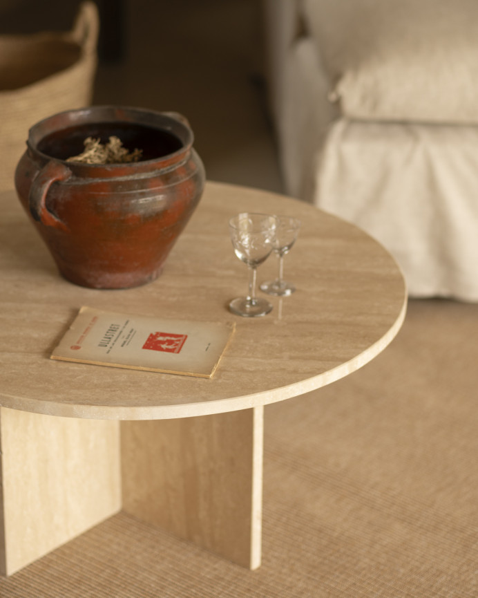 Runder Travertin-Marmor-Couchtisch in verschiedenen Größen.