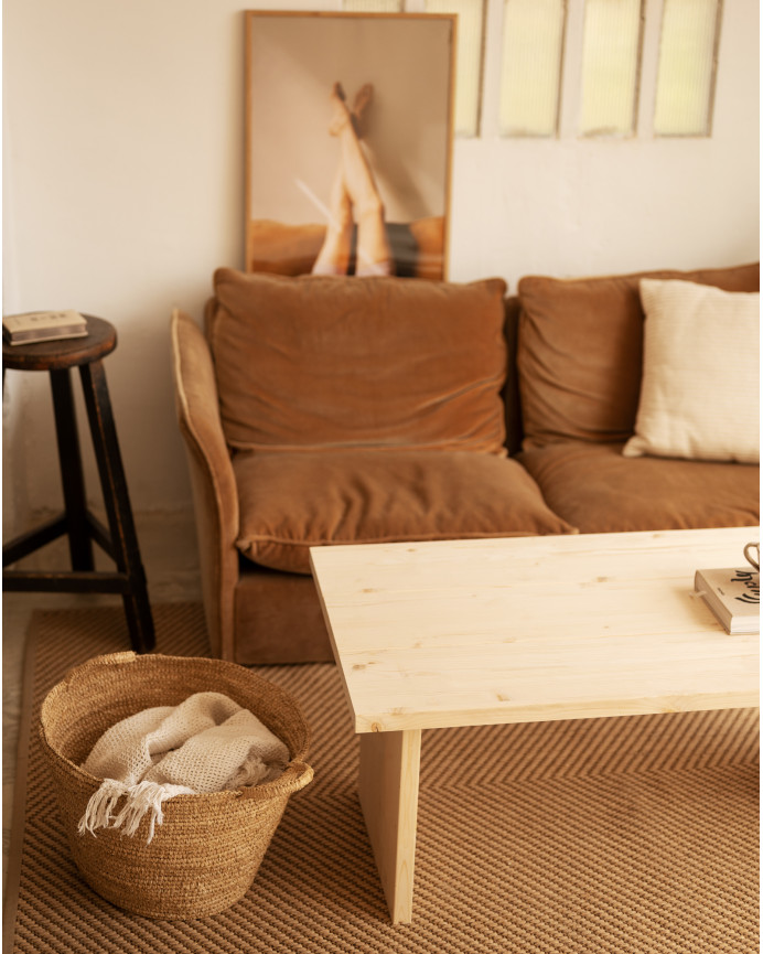 Massiver Holz-Couchtisch mit natürlicher Oberfläche von 120x60cm