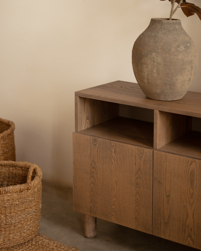 Sideboard mit 4 Türen aus naturbelassenem Eschenholzfurnier in Haselnussfarbe, 176x40cm.