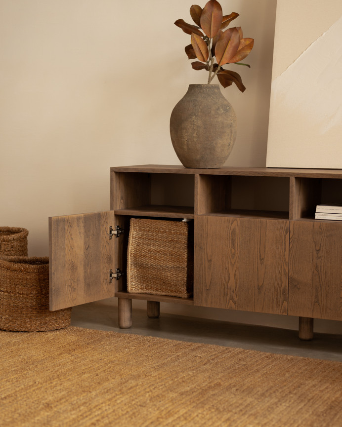 Sideboard mit 4 Türen aus naturbelassenem Eschenholzfurnier in Haselnussfarbe, 176x40cm.