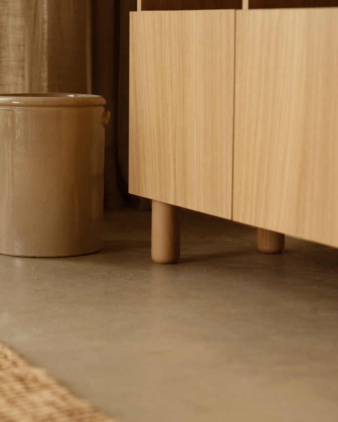 Aparador con 4 puertas de chapa de madera de roble natural de 176x40cm