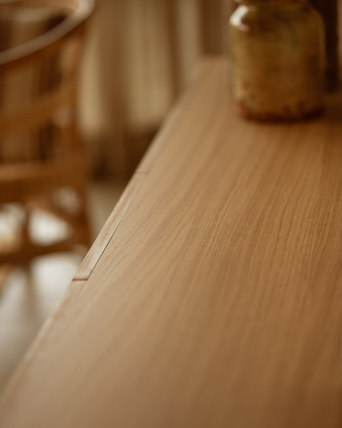 Aparador con 4 cajones de chapa de madera de roble natural de 176x40cm