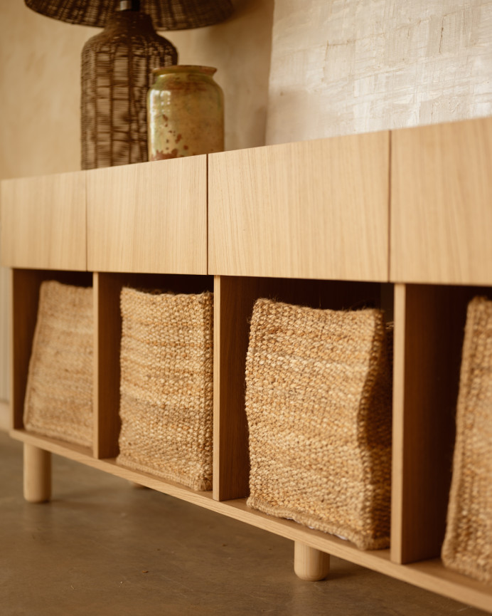 Aparador con 4 cajones de chapa de madera de roble natural de 176x40cm