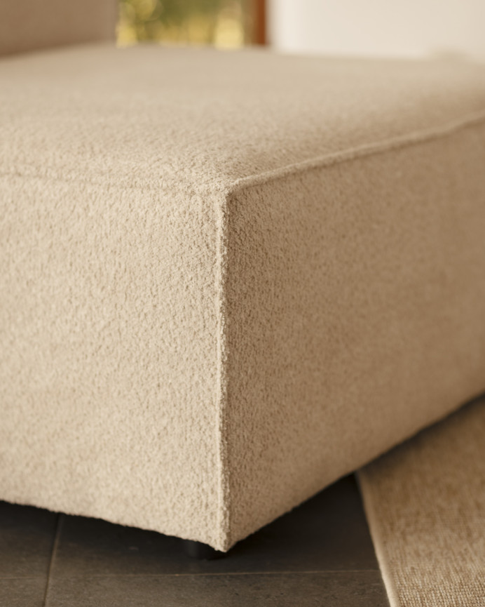 Beiger Bouclé-Sessel, 110x90cm.