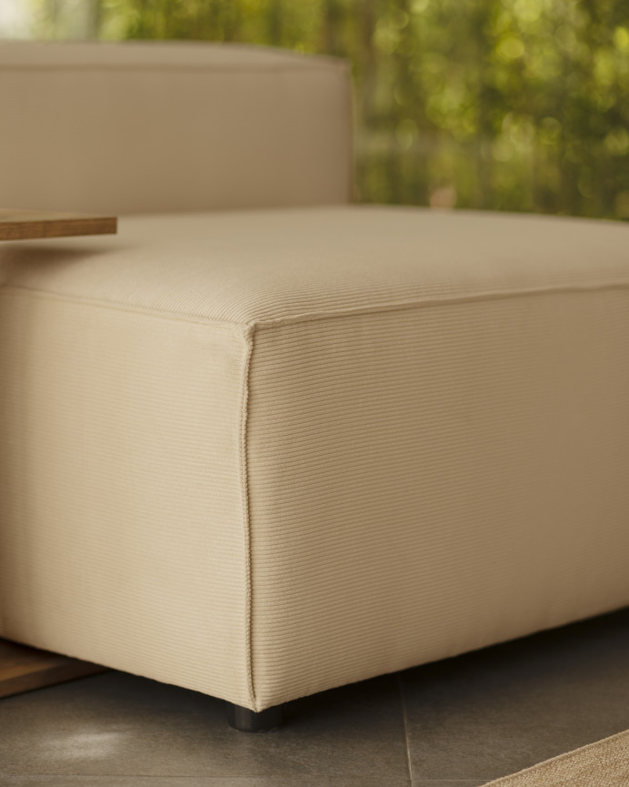 Samt-Sessel in Beige, 110x90cm.