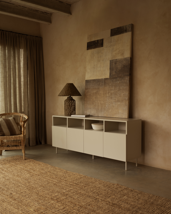 Aparador con 4 puertas lacado en tono arena de 176x40cm