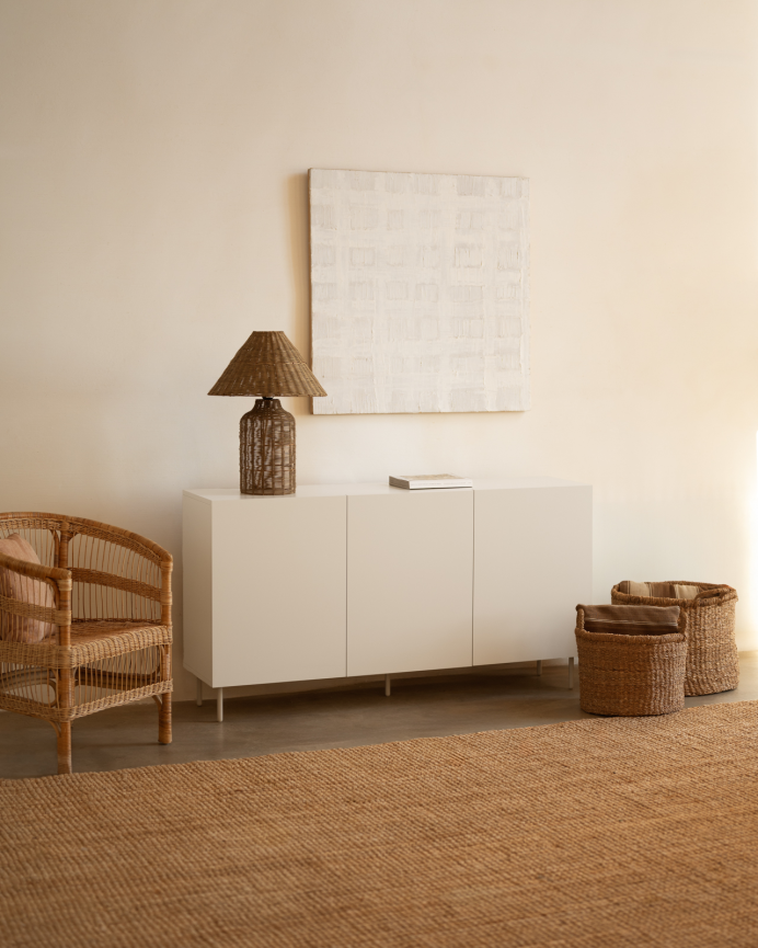 Sideboard mit 3 lackierten Türen in sandfarben, 160x40cm.