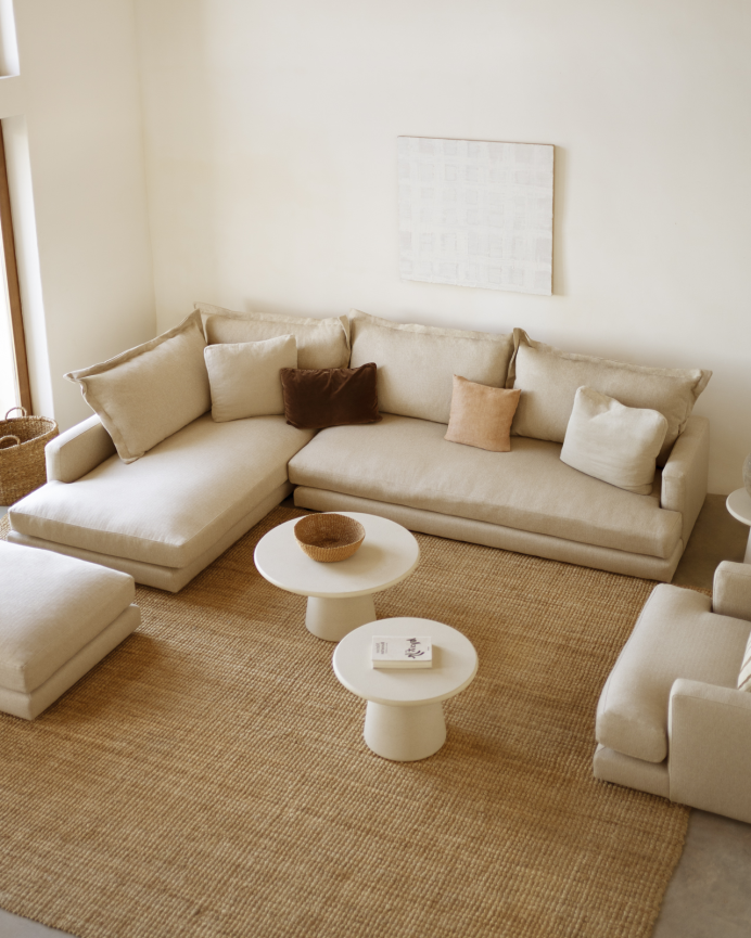 Sofa mit beigem Chaiselongue links in verschiedenen Größen