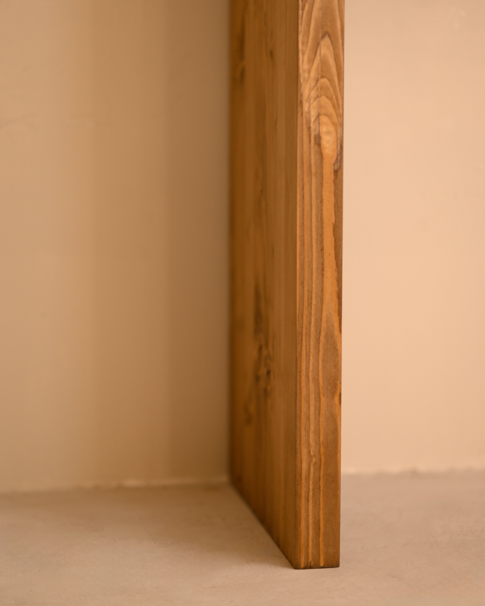 Massivholzkonsole in dunkler Eiche Farbe von 120x80 cm.