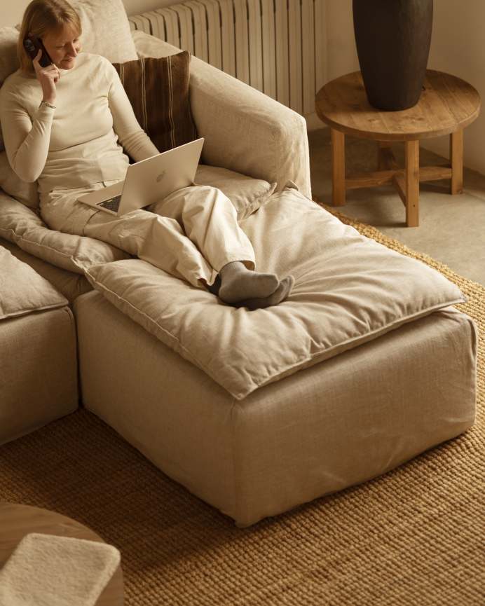 Modulares 3-Sitzer-Sofa mit rechter Chaiselongue aus abnehmbarem Baumwoll- und Leinenbezug in Beige, Maße 285x185cm.