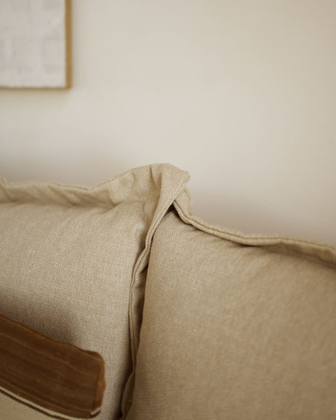 Gerades beigefarbenes Sofa von 325x105cm