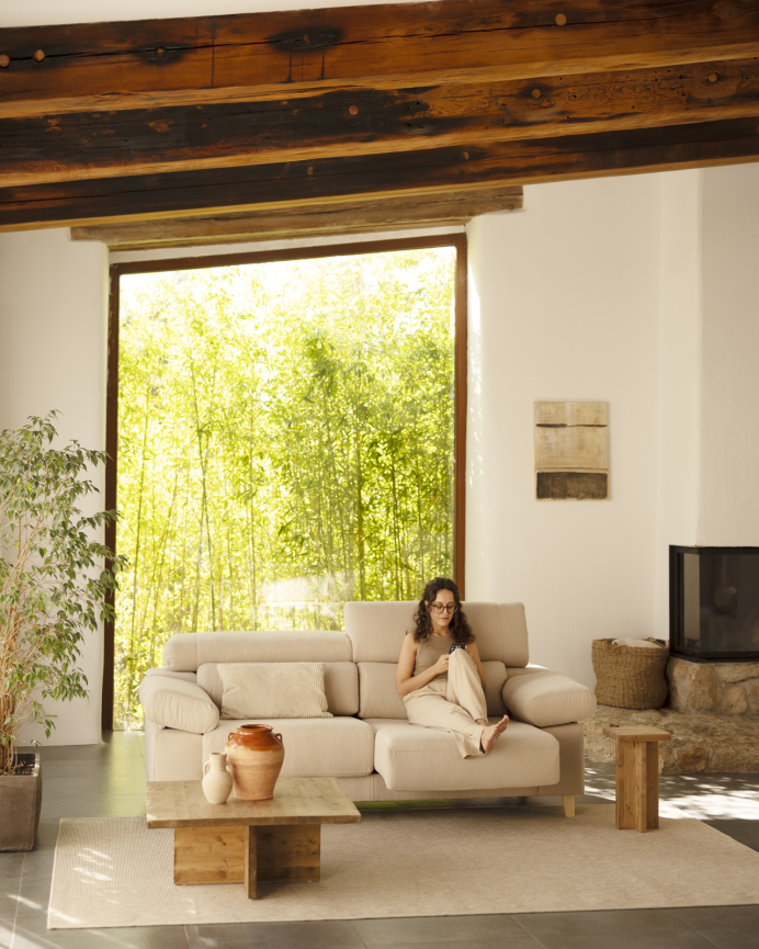 Beiges Sofa in verschiedenen Größen