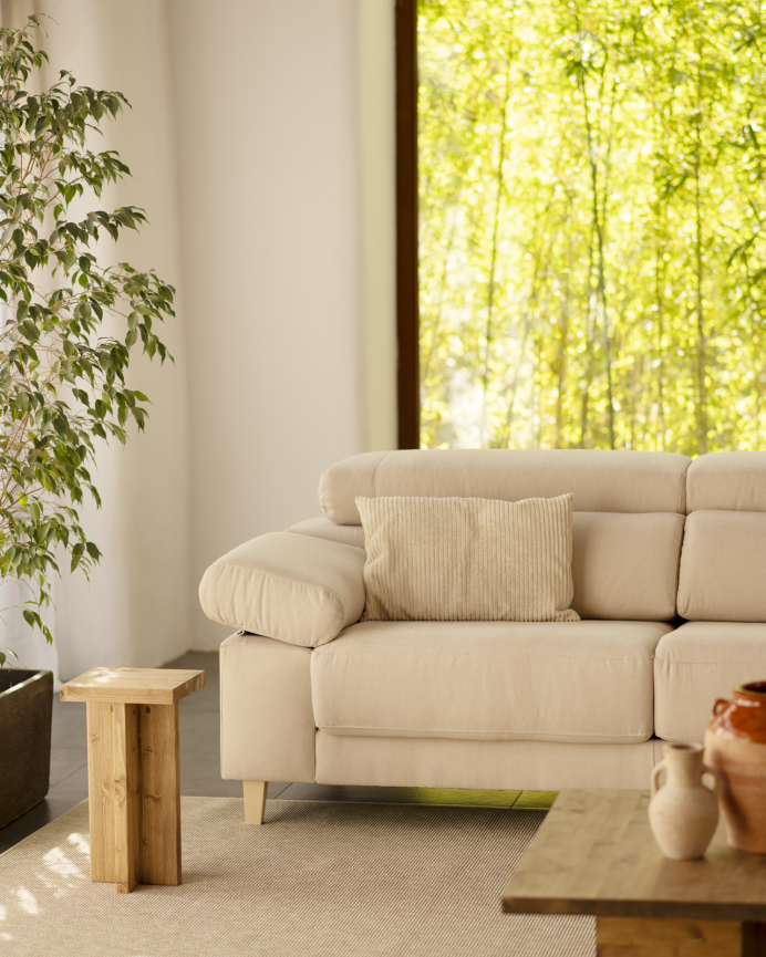 Beiges Sofa in verschiedenen Größen