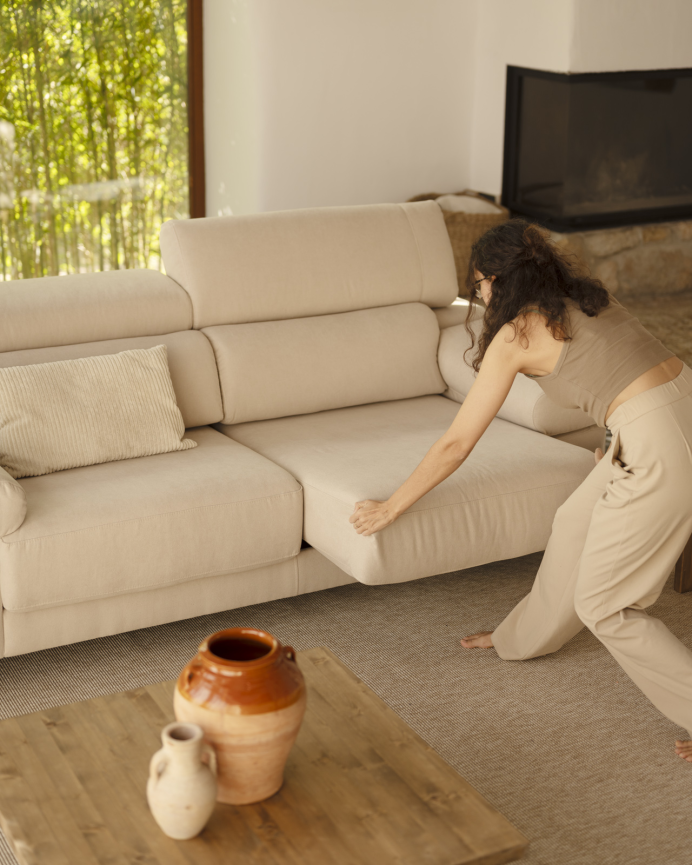 Beiges Sofa in verschiedenen Größen