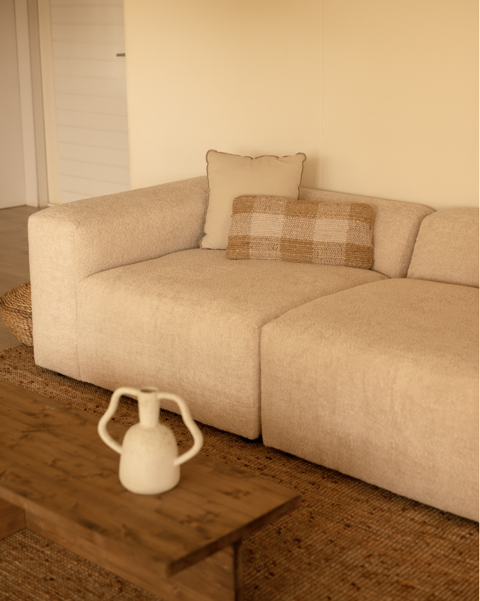 Zweier-Sofa aus Bouclé in Beige, 240x110cm.