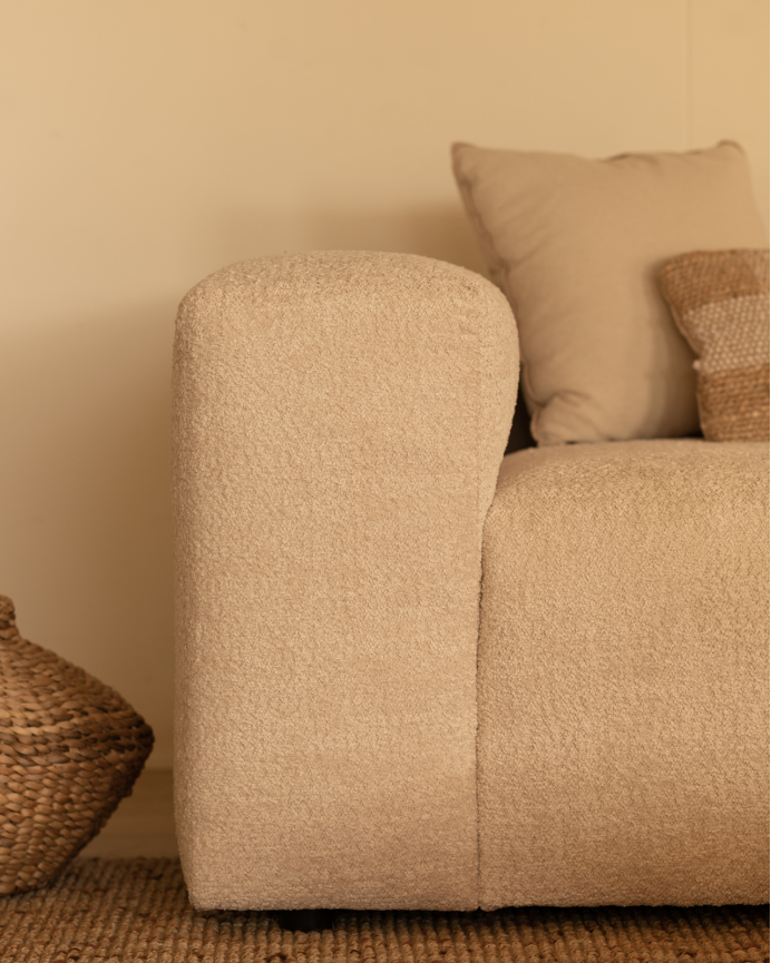 Zweier-Sofa aus Bouclé in Beige, 240x110cm.
